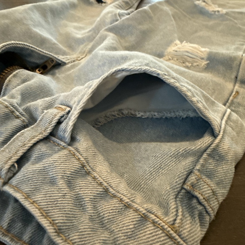 Girls 7 Distressed Look Light Blue Jeans - Picture 8 of 11